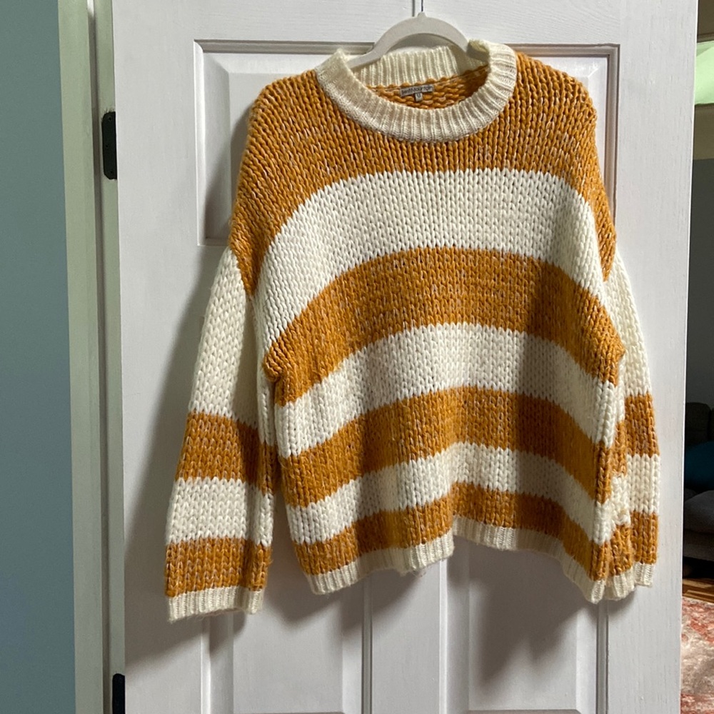 Chunky knit sweater, only worn once!